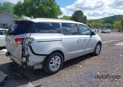 2018 Kia Sedona Lx z USA, uszkodzony, nr VIN KNDMB5C15J6376317